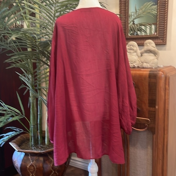 Red Coral over size (XL-1X) high-low gauzy burgundy top with blouson sleeves - Picture 2 of 5